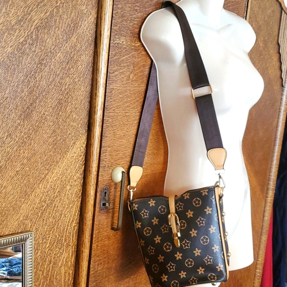 Crossbody purse NWOT